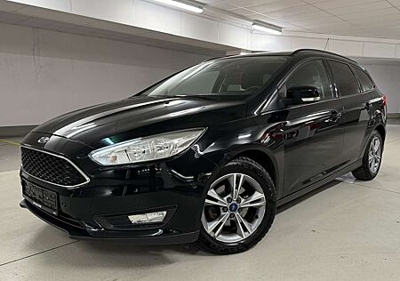 Ford Focus 1.5 TDCI Business NAVI*WINTERPAKET*TÜV SERVICE NEU