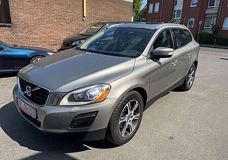 Volvo XC 60 XC60 Summum AWD-Leder-Navi-Xenon-Pano-Kamera