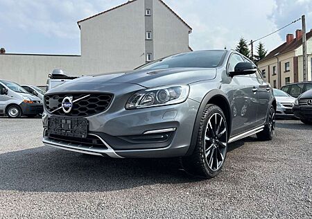 Volvo V60 CROSS COUTRY PRO KAMERA + AHK +SCHIEBD+LEDER