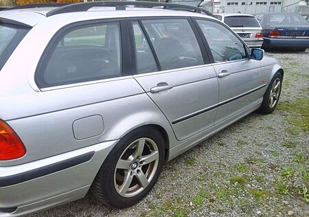 BMW 328 Touring /met+Alu+Klima+SSD+T-Leder/ TÜV mögl