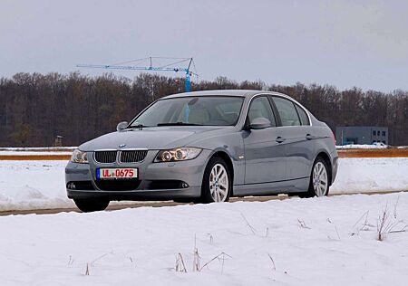 BMW 325 i *TÜV NEU* *AHK*