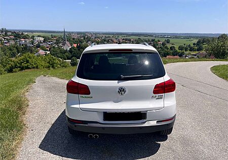 VW Tiguan Volkswagen 2.0 TDI DPF 4Motion BlueMotion Techn. DSG Sport &