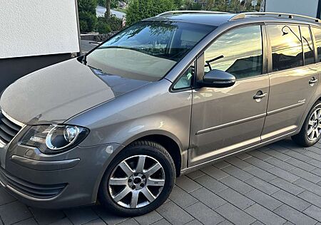 VW Touran Volkswagen Freestyle