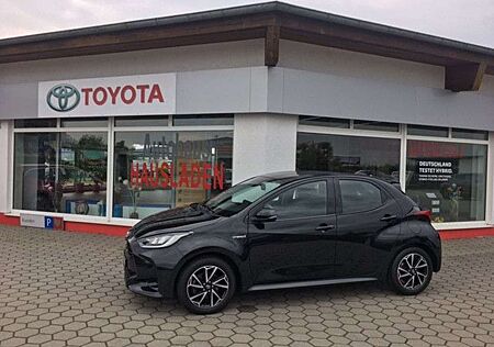 Toyota Yaris Hybrid Club