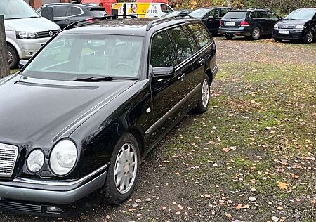 Mercedes-Benz E 420 T Elegance Klima, Schiebedach, Leder