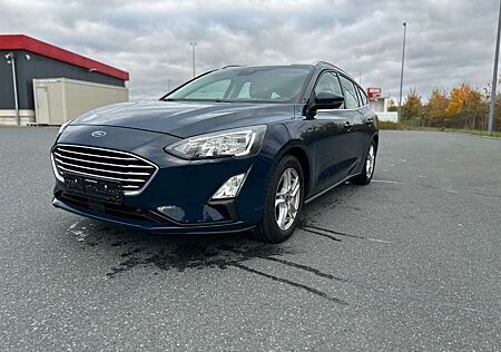 Ford Focus Turnier NAVI PDC V+H SPUR TEMP