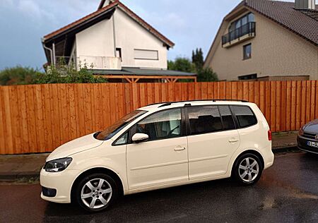 VW Touran Volkswagen Life BMT