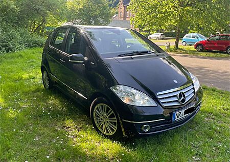 Mercedes-Benz A 160 BlueEFFICIENCY Elegance