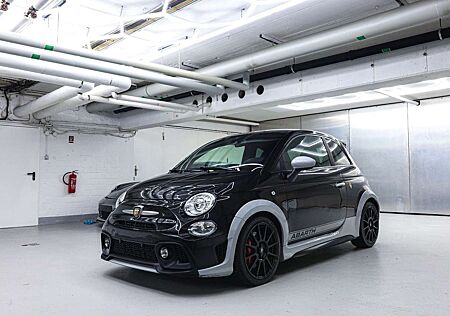 Abarth 695 70th anniversario Limited Edition Sabelt
