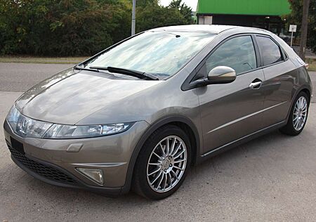 Honda Civic 1.8 Executive Automatik Leder Panorama