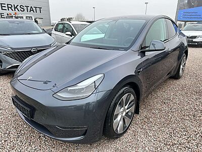 Tesla Model Y Long Range Dual AWD Matrix Wärmepumpe