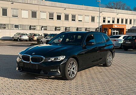 BMW 320 d Touring xDrive Sport Line Pano*Navi*LED*