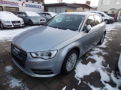 Audi A3 1.4 TFSI Sportback S tronic Ambiente BiXenon Tempo
