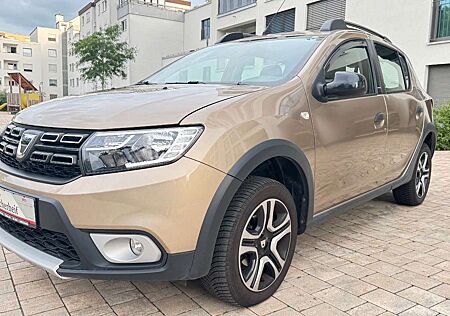 Dacia Sandero II Stepway Celebration, NAVI, LED