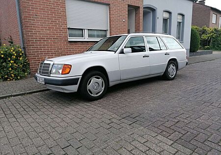 Mercedes-Benz E 220 220 TE