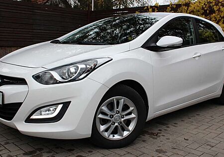 Hyundai i30 Trend 1.Hand Panodach PDC Klima Alarm PDC uvm