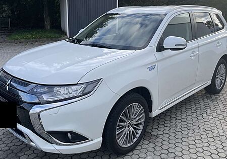 Mitsubishi Outlander 2.4 4WD Plug-In Hybrid Spirit