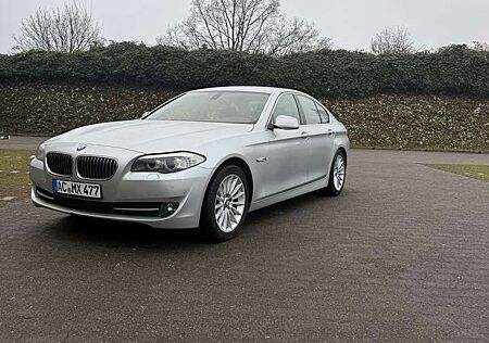 BMW 523i 523