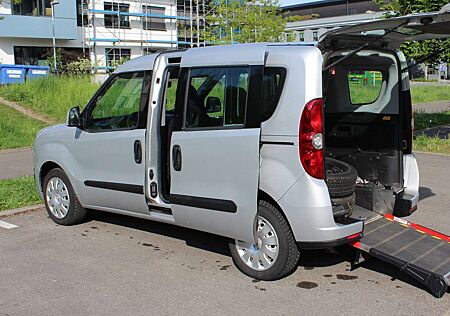 Opel Combo 1.4 L1H1 behindertengerecht Rollstuhlfahrer