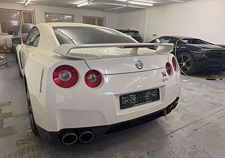 Nissan GT-R GT-R