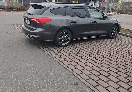 Ford Focus Turnier 1.5 EcoBoost Start-Stopp-System Aut. ST-LINE X