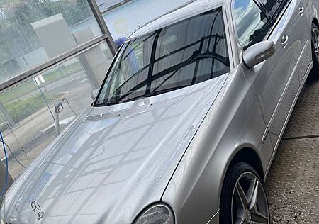 Mercedes-Benz E 240 (211.061)