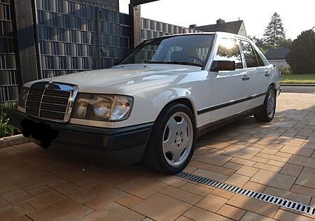 Mercedes-Benz E 250 W124 1.Hand GW NR Note 2 plus 108 PS