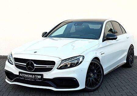 Mercedes-Benz C 63 AMG 4.0 V8 / NIGHT PAKET / 360°CAM/BURMES/