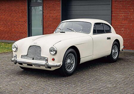 Aston Martin DB 2/4