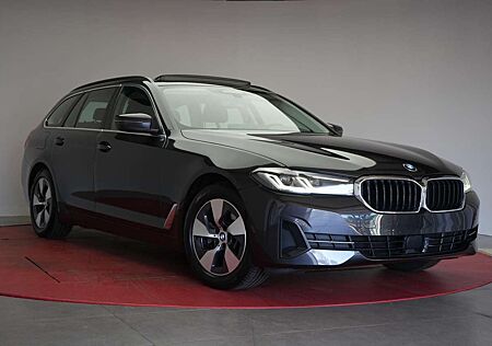 BMW 520 d xDrive Touring Navi/ACC/Kamera/Pano/Virtua