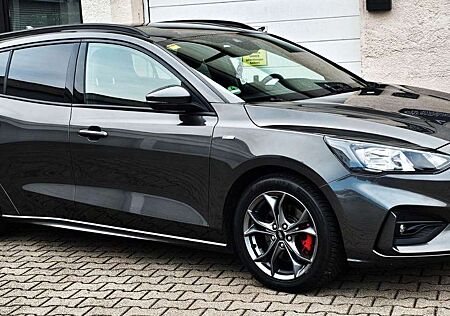 Ford Focus Turnier ST-Line X AUTOM. TÜV / SERVICE NEU