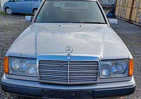 Mercedes-Benz E 200 E-Klasse
