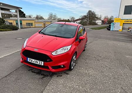 Ford Fiesta 1.6 EcoBoost mit Leder-Sport-Paket ST