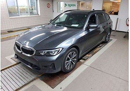 BMW 330 e Sport Line Brems&DrivAss/SportBoost/Harman