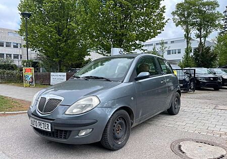 Lancia Ypsilon 1.4 16V Platino