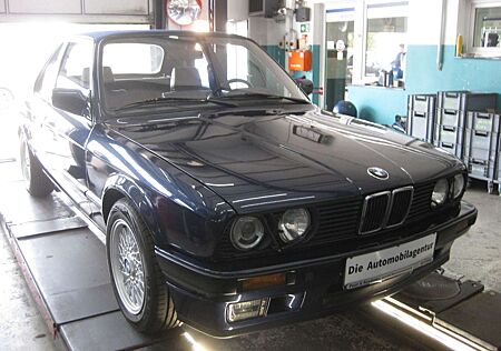 BMW 320 i Baur Cabrio Classic Data 2+