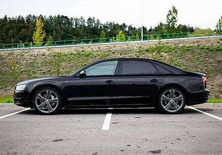 Audi A8 4.2 TDI DPF (clean diesel) quattro tiptro. Lang