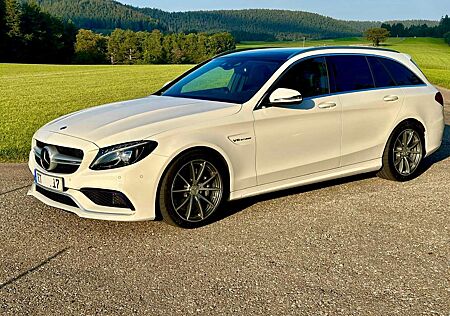 Mercedes-Benz C 63 AMG C 63 T AMG BURMESTER, IWC, PANO, DRIVE PILOT