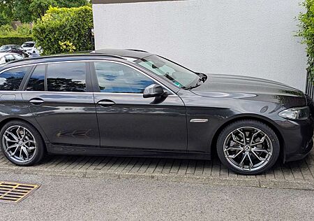 BMW 520d 520 xDrive Touring Aut. Luxury Line