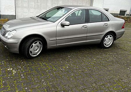 Mercedes-Benz C 240 gebraucht kaufen Mercedes-Benz C 240 Elegance