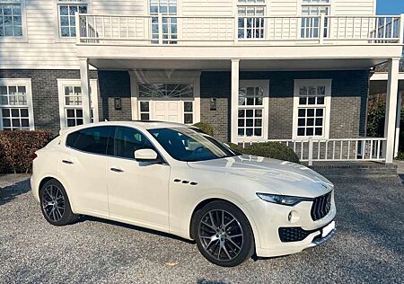 Maserati Levante 3.0 Diesel Gran Lusso ,Panorama,360 Cam