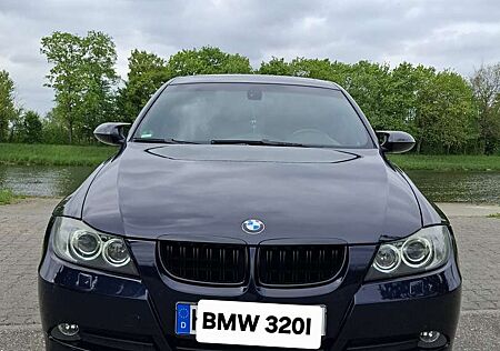 BMW 320 Automatikgetriebe und voll Ausstattung!