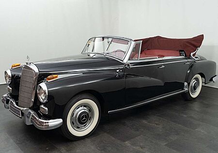 Mercedes-Benz 300 d Cabriolet (Adenauer)