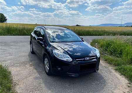 Ford Focus Turnier 2.0 TDCi DPF Aut. Titanium