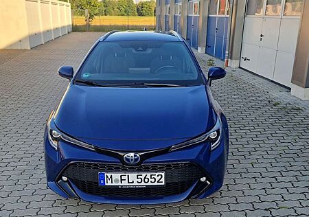 Toyota Corolla Hybrid Club