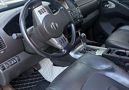 Nissan Navara dobel cabine 3.0 V6. 4x4