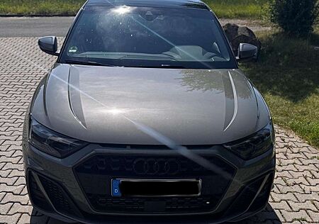 Audi A1 Sportback / Citycarver 40 TFSI Sportback S tron