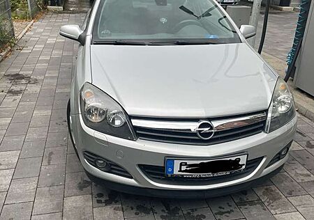 Opel Astra GTC 1.6 Cosmo