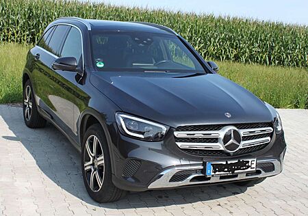 Mercedes-Benz GLC 300 e 4Matic 9G-TRONIC AMG Line