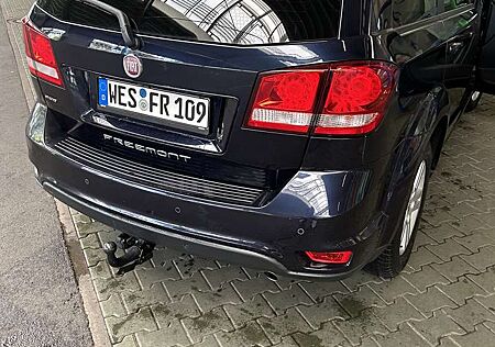 Fiat Freemont 2.0 Multijet 16V Automatik *Leder*Navi*R.Kamera*